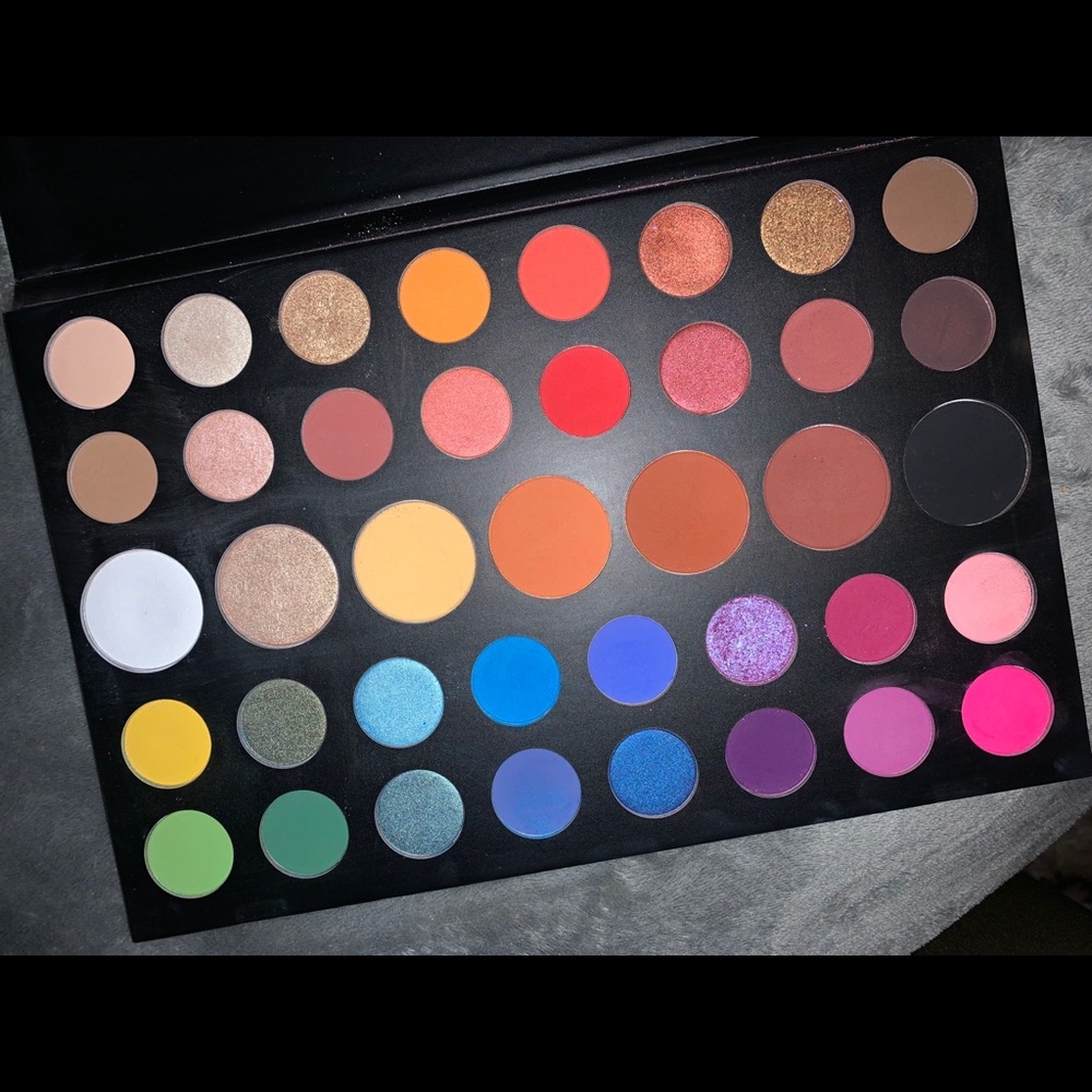 James Charles palette🤍